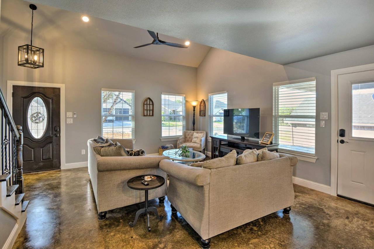 Granbury Home With Hot Tub And Furnished Patio! Экстерьер фото
