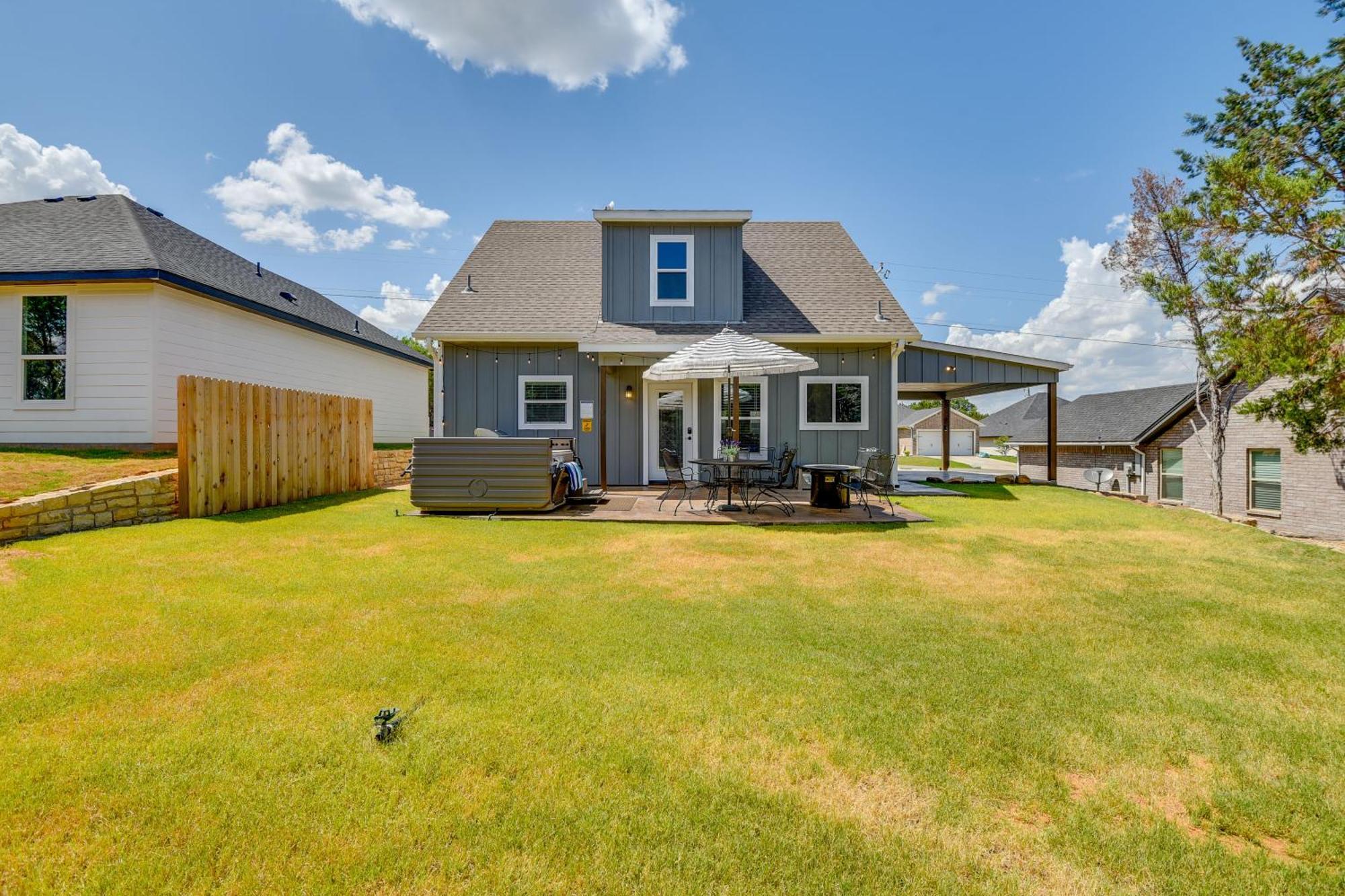 Granbury Home With Hot Tub And Furnished Patio! Экстерьер фото